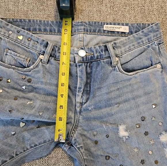 Blanknyc Star Studded Crop Jean Light wash Sz 26 - Picture 6 of 14
